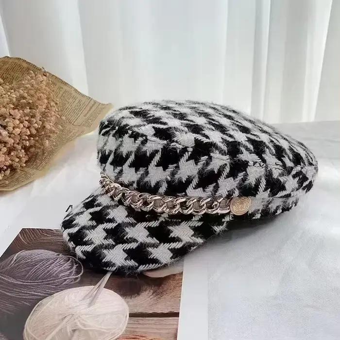 Casquette de baseball à carreaux Panama pour femme avec chaîne en métal – Chapeau unisexe noir et bl