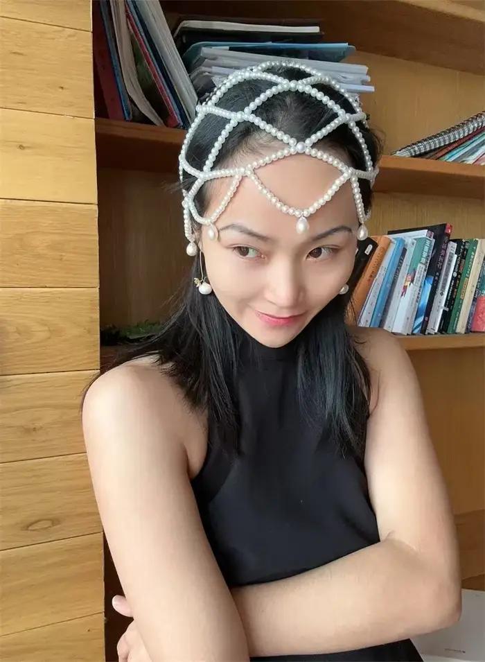 Chapeau tricoté en maille de perles blanches faites à la main pour femmes, tendance d'été 2025
