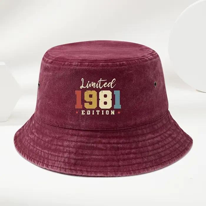 Un élégant chapeau de pêcheur unisexe avec un imprimé 1981, parfait pour les activités de plein air 