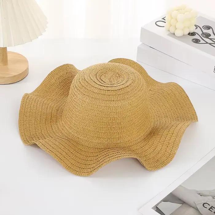 Chapeau de paille à large bord ondulé pour l'été, idéal pour les vacances à la plage, casquette de s