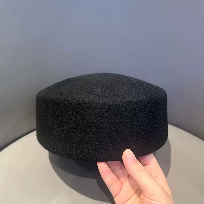 Chapeau Fedora blanc noir kaki hiver chaud classique béret chapeaux fascinateur fête de mariage pilu