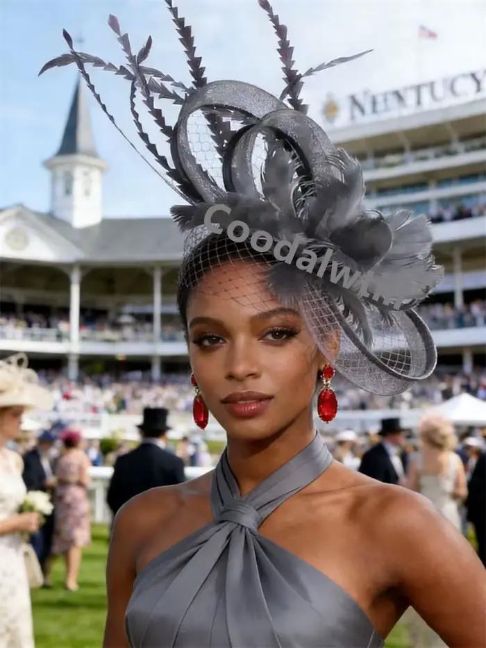 Dames violet plume cheveux pilulier Fascinator chapeau femmes élégant Royal Ascot maille chapeaux da