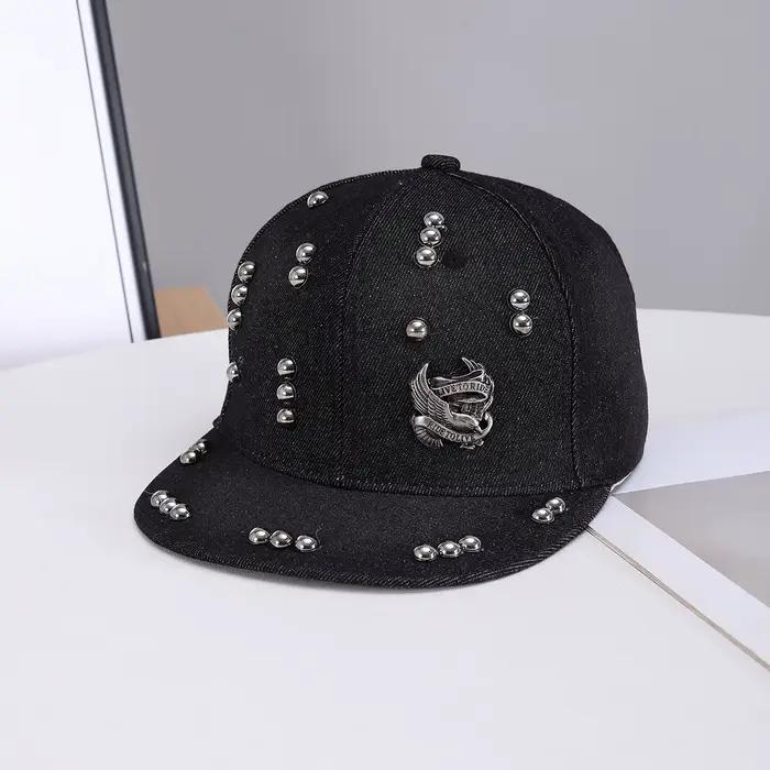 Casquette en jean à rivets style streetwear américain, délavée et vieillie, tendance hip-hop pour ho