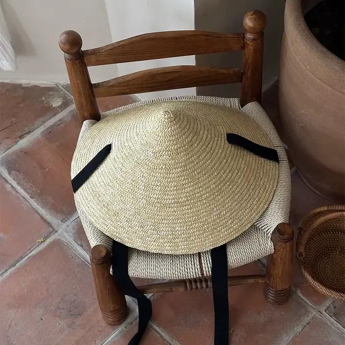 Chapeau de paille conique tendance pour les vacances, avec bande noire à lacets, chapeau de paille r