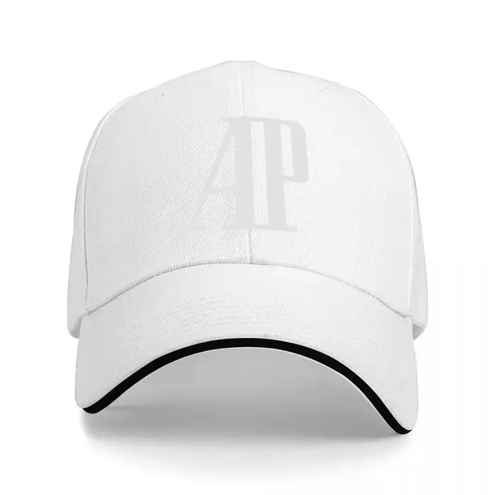 Casquette de baseball noire avec logo AP, broderie et bordure blanches, style streetwear classique p