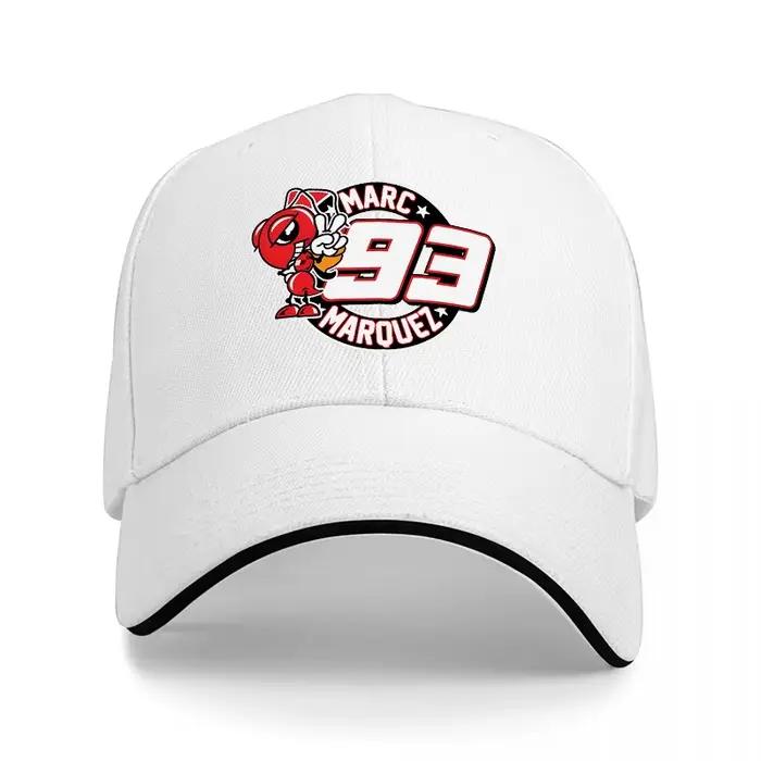 Casquette de baseball MARC 93 avec logo rouge à motif anthropomorphe, design noir et blanc, coupe cl