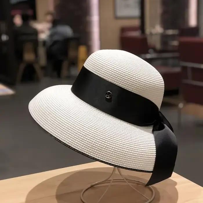 Chapeau de soleil en paille rétro français pour femmes avec détail d'arc - Style Hepburn élégant à l
