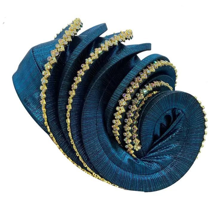 Turban en spirale avec garnitures dorées pour femmes