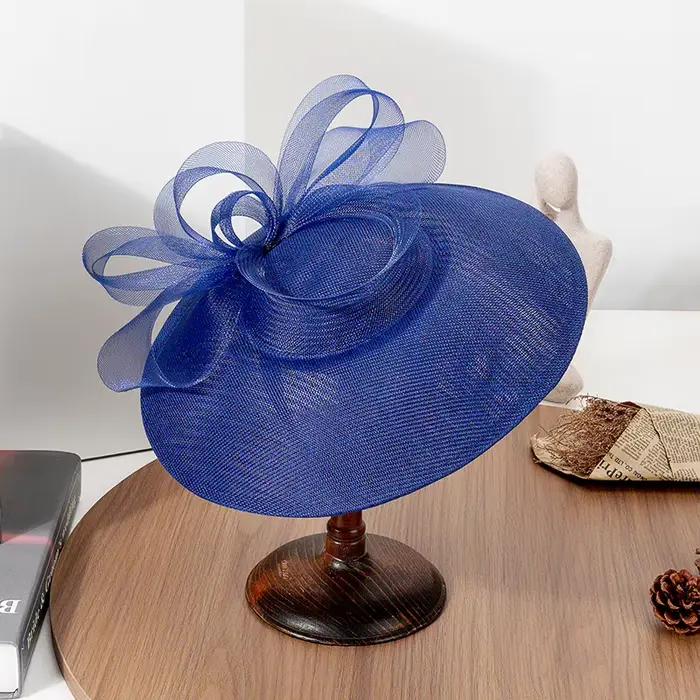 Chapeau fascinateur de luxe vert violet bleu