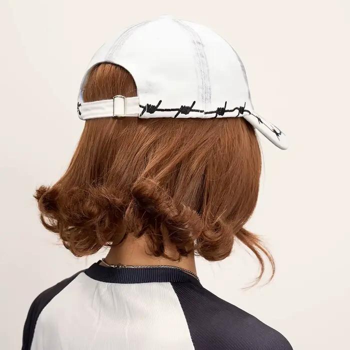 Hip Hop américain lettres brodées chapeaux de Baseball nouveaux hommes femmes parasol personnel polyvalent rue mode Niche casquettes à pointe