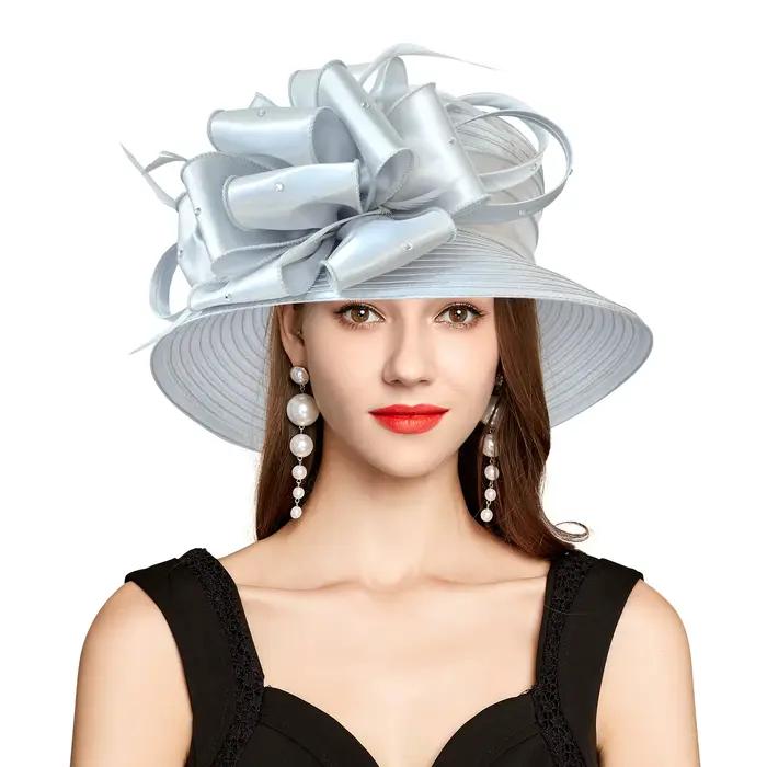 Chapeau élégant en satin pour femme