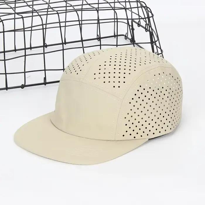 Casquette perforée à 5 panneaux pour hommes