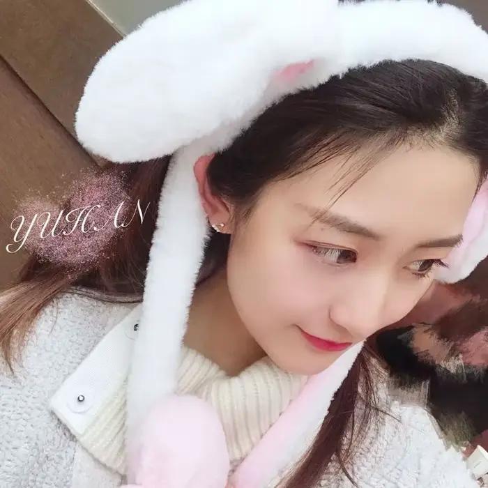 Chapeau de lapin d'halloween avec oreilles mobiles