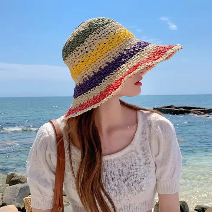 Chapeau de paille arc-en-ciel femme été pare-soleil à la main au Crochet grand bord seau