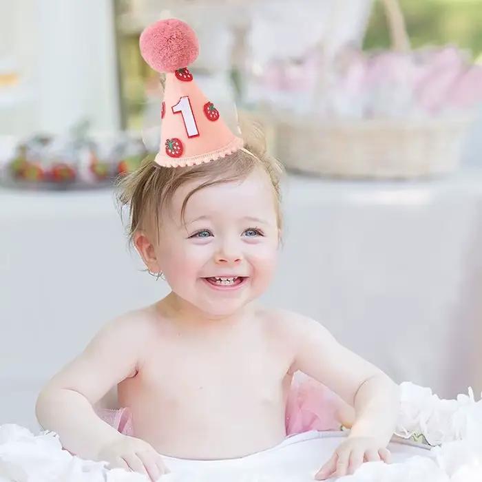 Chapeau de 1er anniversaire fraise mini bandeau numérique pour filles casquette d'anniversaire pour adultes chapeaux de décoration de fête prénatale occassions spéciales événements festifs