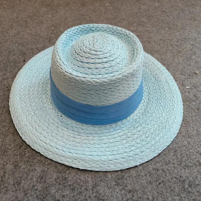 Chapeau de plage tissé à la main