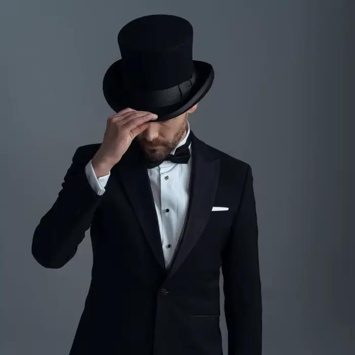 Chapeau haut de 25cm, cylindre traditionnel en laine