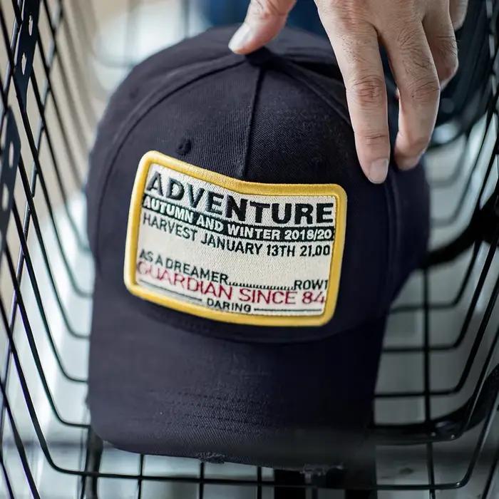 Casquette de baseball réglable avec lettre rétro Maden