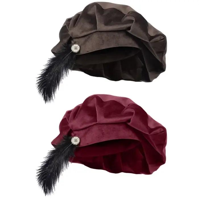 Chapeau à plumes rouge médiéval Tudor pour homme