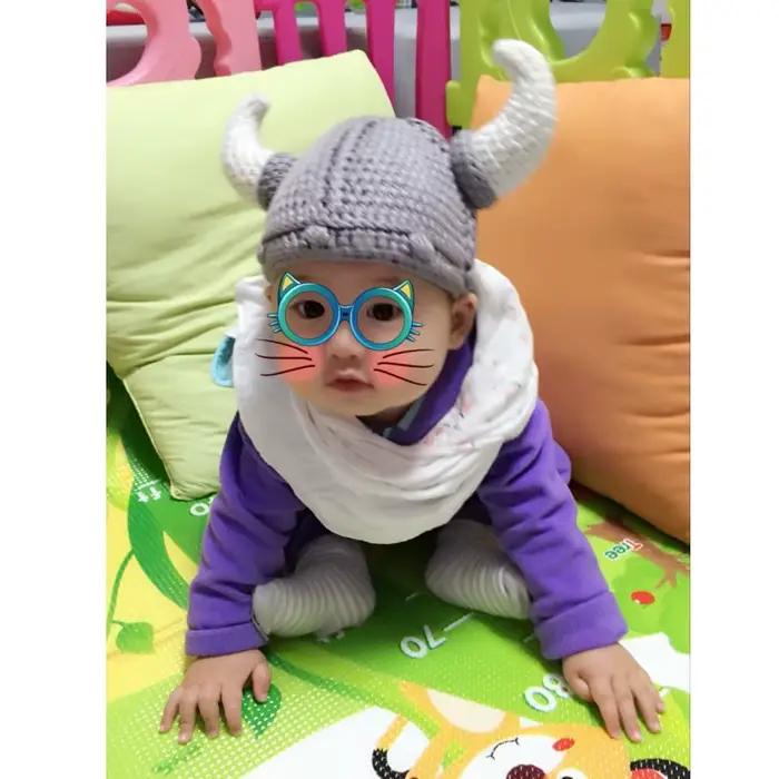 Chapeau crocheté fait main avec cornes Viking pour enfants