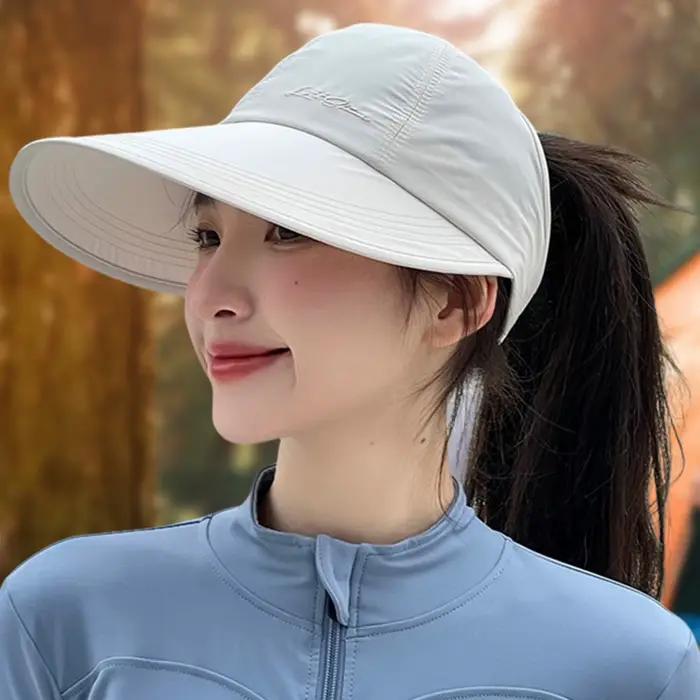 Chapeau de soleil d'extérieur pour femmes avec une large bordure