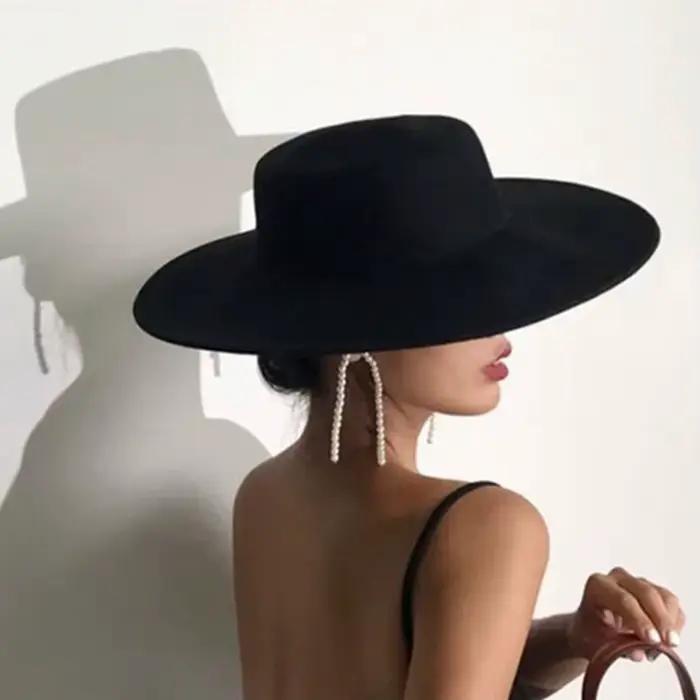 Chapeau Fedora avec nœud papillon français
