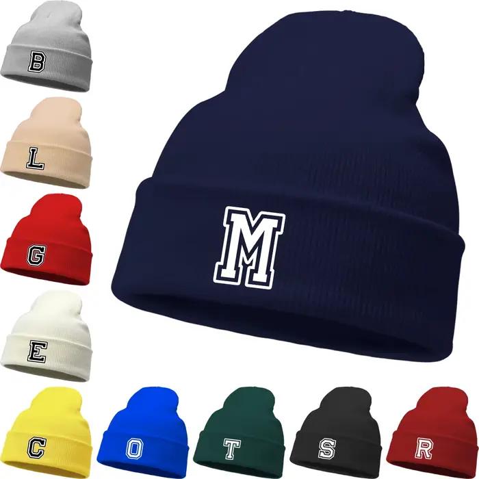 Chapeau tricoté de couleur unie avec lettres imprimées A-Z