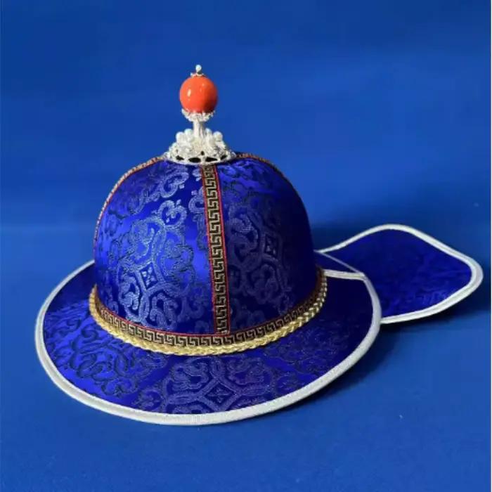 Chapeau mongol à pointe dorée pour hommes élégant et noble pour danse traditionnelle et cérémonies
