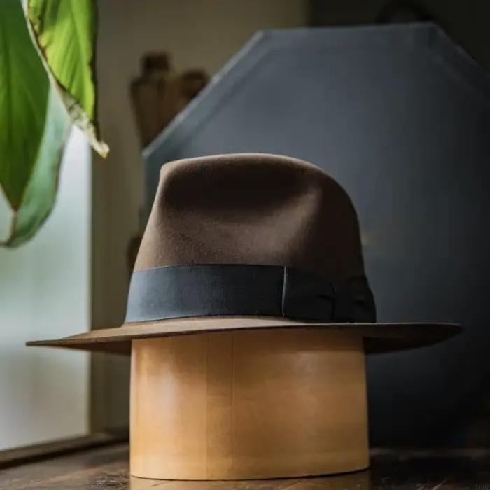 Chapeau en laine unisexe élégant et confortable pour hommes et femmes occasions décontractées et froid