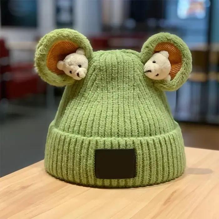 Chapeau tricoté ours mignon et décontracté chapeau froid en peluche bonnet d'hiver pour femmes occasions spéciales halloween noël anniversaire cadeau