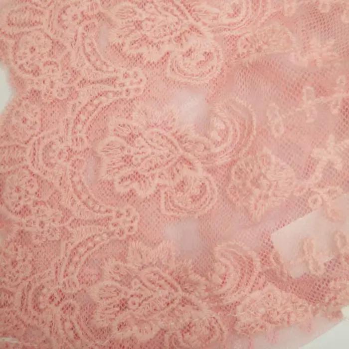 Bonnet en dentelle à fleurs pour bébé