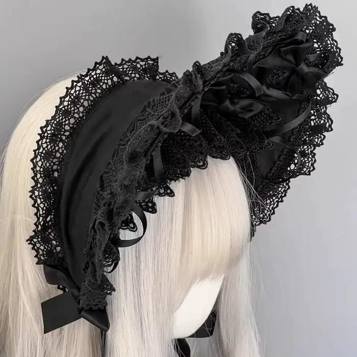 Bonnet en dentelle noire Lolita fait à la main