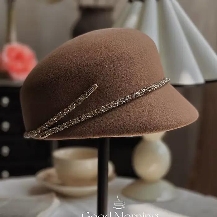 Béret en tweed de laine décoré de strass style britannique vintage pour femmes élégantes occasions spéciales automne hiver équitation