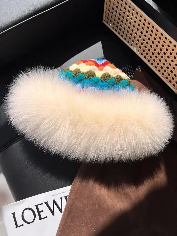 Chapeau coloré avec bord en fourrure de renard pour femme