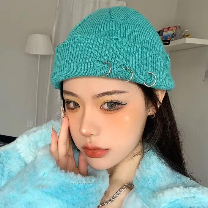 Nouvelle mode tricoté chapeau Punk Hip Hop bonnets pour hommes femmes métal broche anneau sans bride Melon Cap hiver chaud Crochet Bonnet Gorras