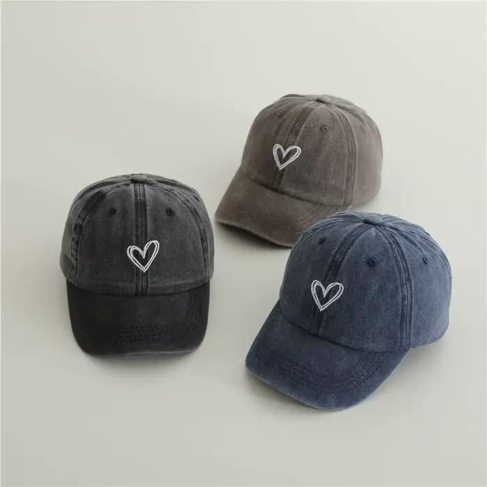 Chapeaux de baseball rétro pour bébé avec broderie d'amour, protection solaire pour enfants de 1 à 3 ans, casquette de baseball ajustable et solide pour les garçons et filles, vacances et activités de plein air