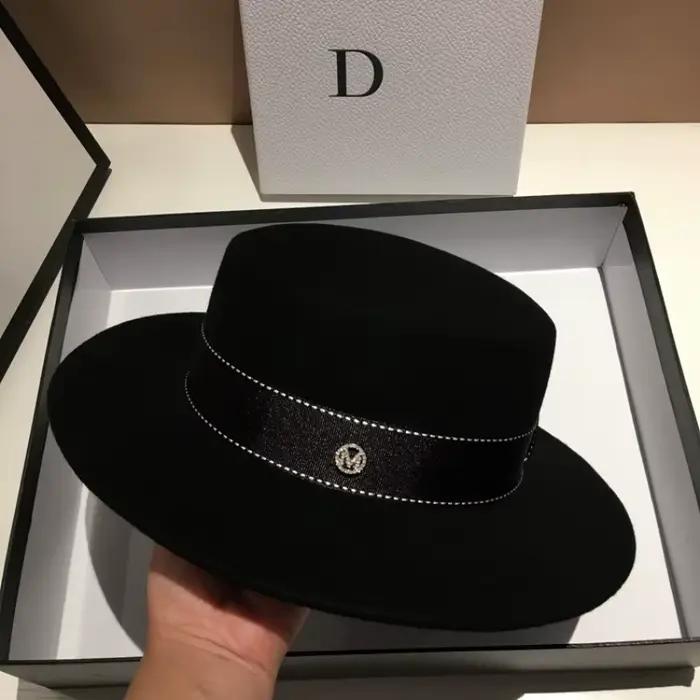 Chapeau Fedora à large bord