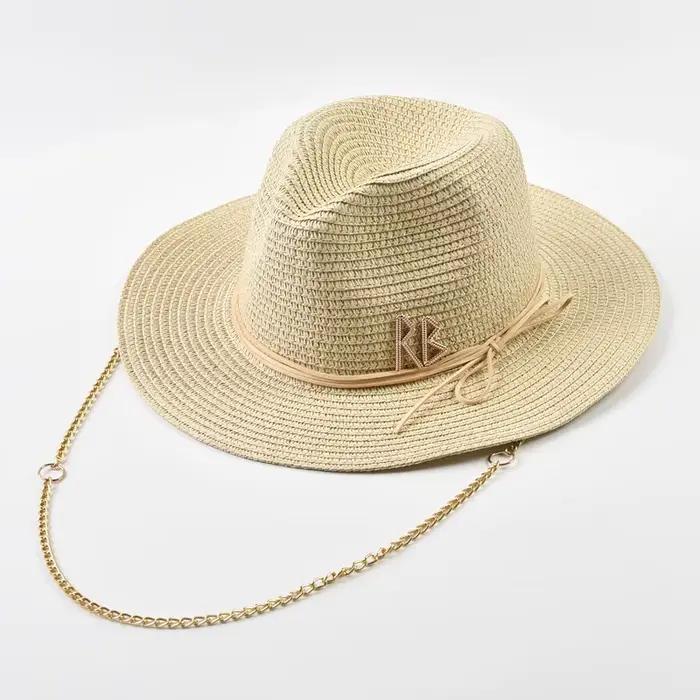 Chapeaux de paille tendance avec lettres métalliques pour femmes