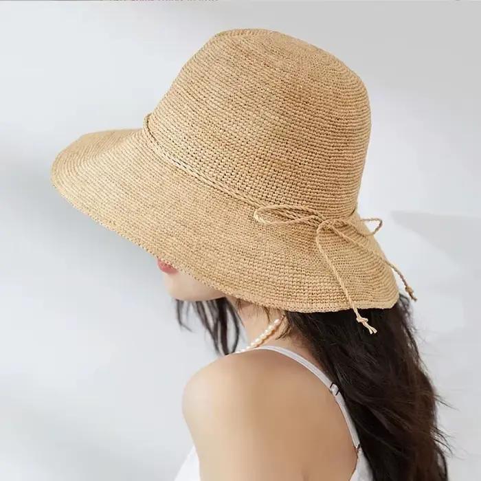 Chapeau de soleil en raphia fait à la main pour femme