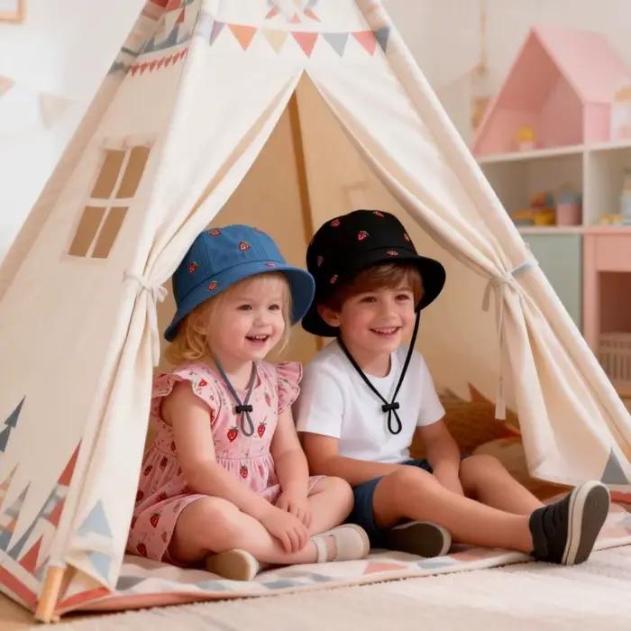 Chapeau de pêcheur pour fille avec broderie fraise 48-50cm