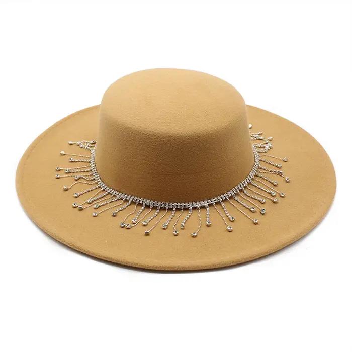 Chapeau de plaisancier à pampilles en strass pour femmes