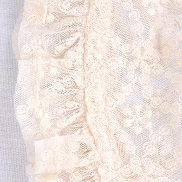Chapeau de bébé en dentelle