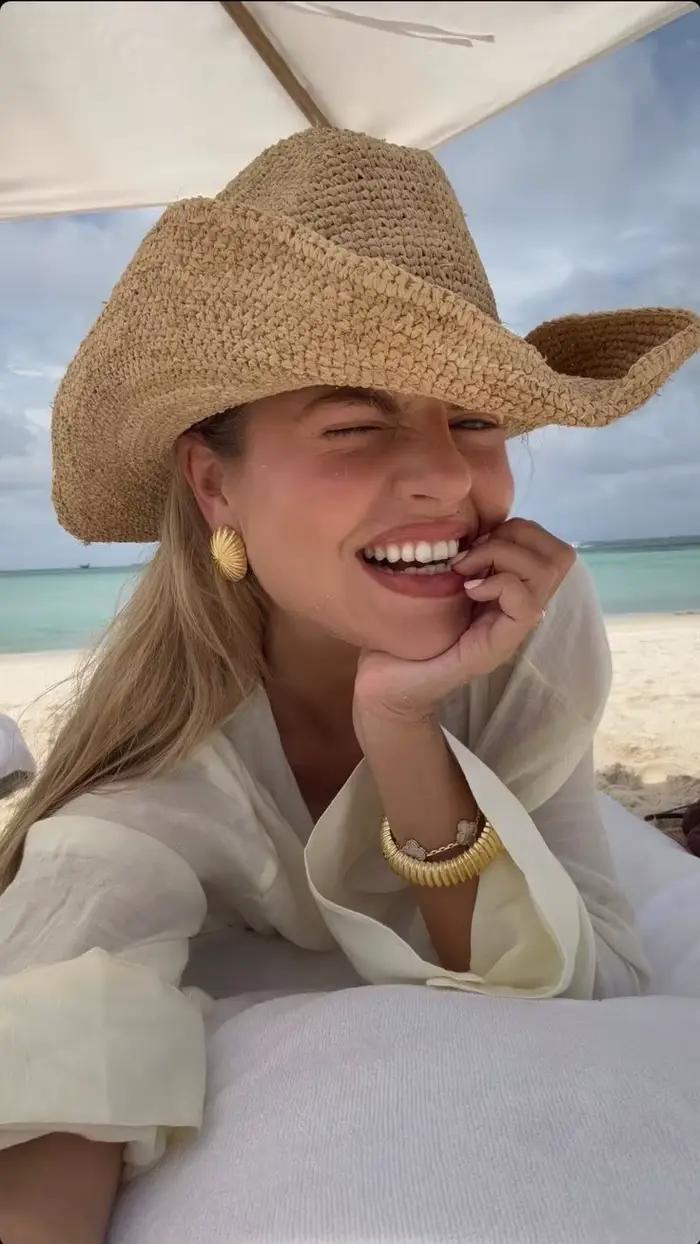 Chapeau de cowgirl en paille tressé à la main