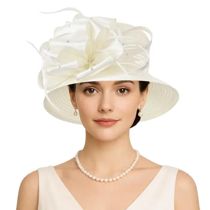 Chapeau élégant en satin pour femme