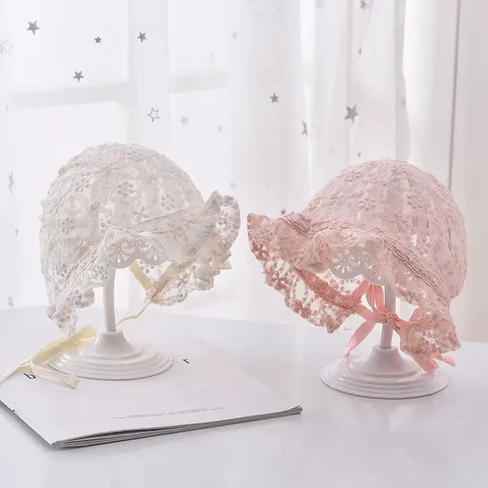 Chapeau de princesse en dentelle brodée pour bébé