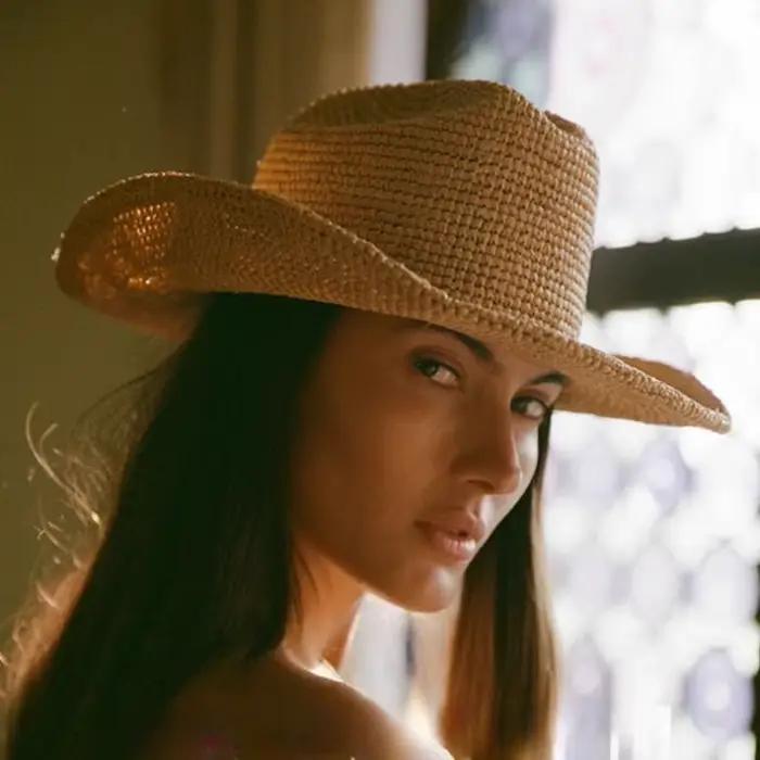 Chapeau de soleil en paille de raphia fait à la main pour femmes