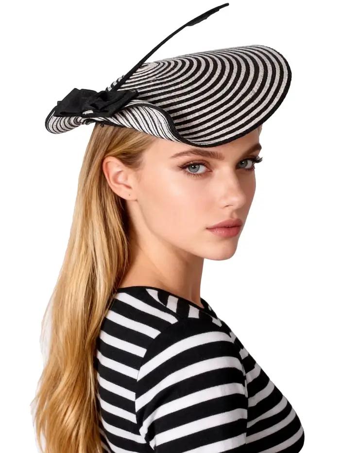 Élégant chapeau bibi rayé noir et blanc pour femme