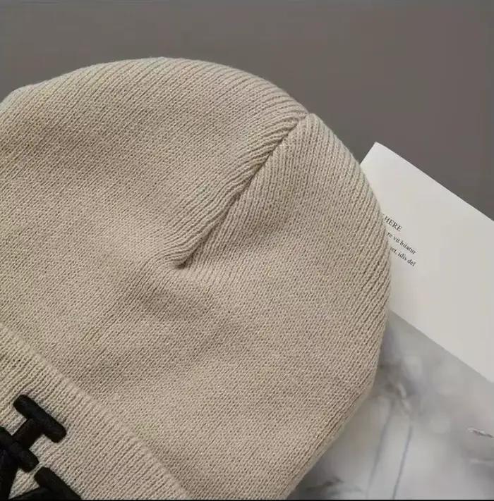 Chapeau tricoté d'hiver 3 pièces avec lettres brodées chapeau en acrylique pour la chaleur d'automne adapté aux hommes et aux femmes pour le cyclisme et l'alpinisme