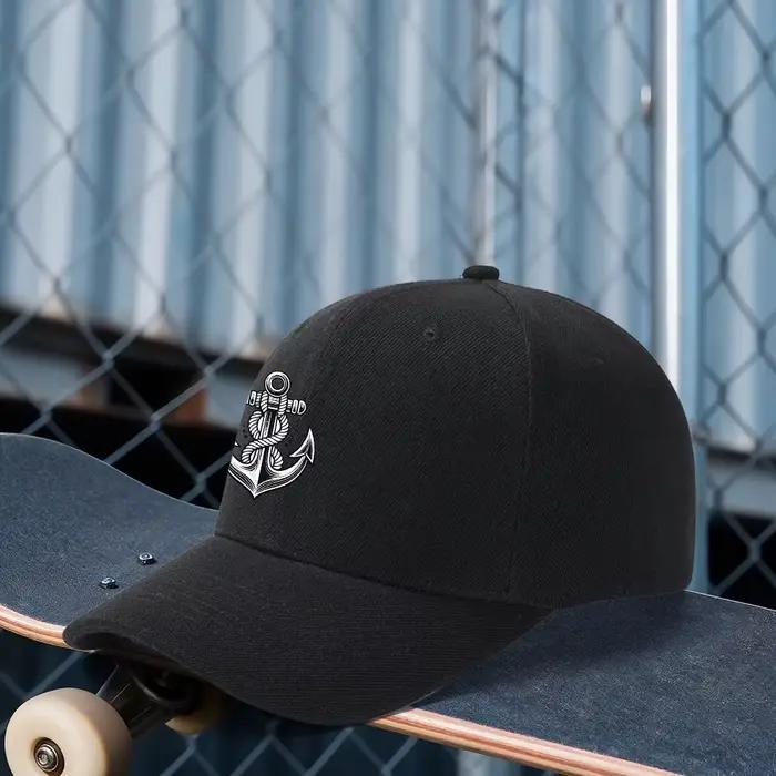 Une casquette réglable avec un imprimé ancre vintage