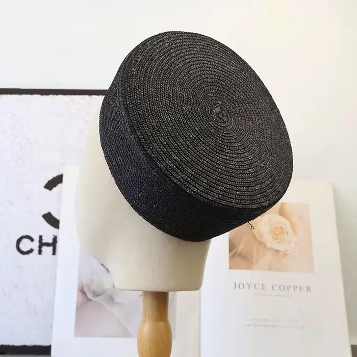 Chapeau marron style pillbox